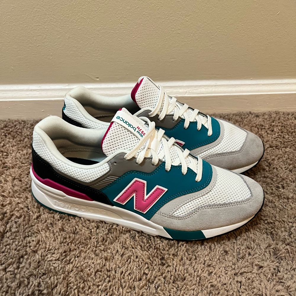 New balance 997h 9.5 south beach